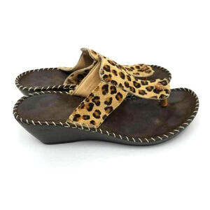 Gabriella Womens Thong Sandals Black Animal Print